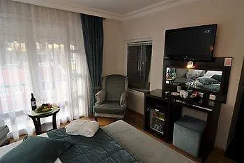 Tria Elegance Istanbul Otel 4*,
