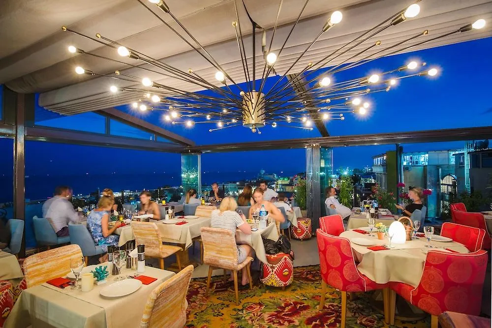 Tria Elegance Istanbul Otel 4*,
